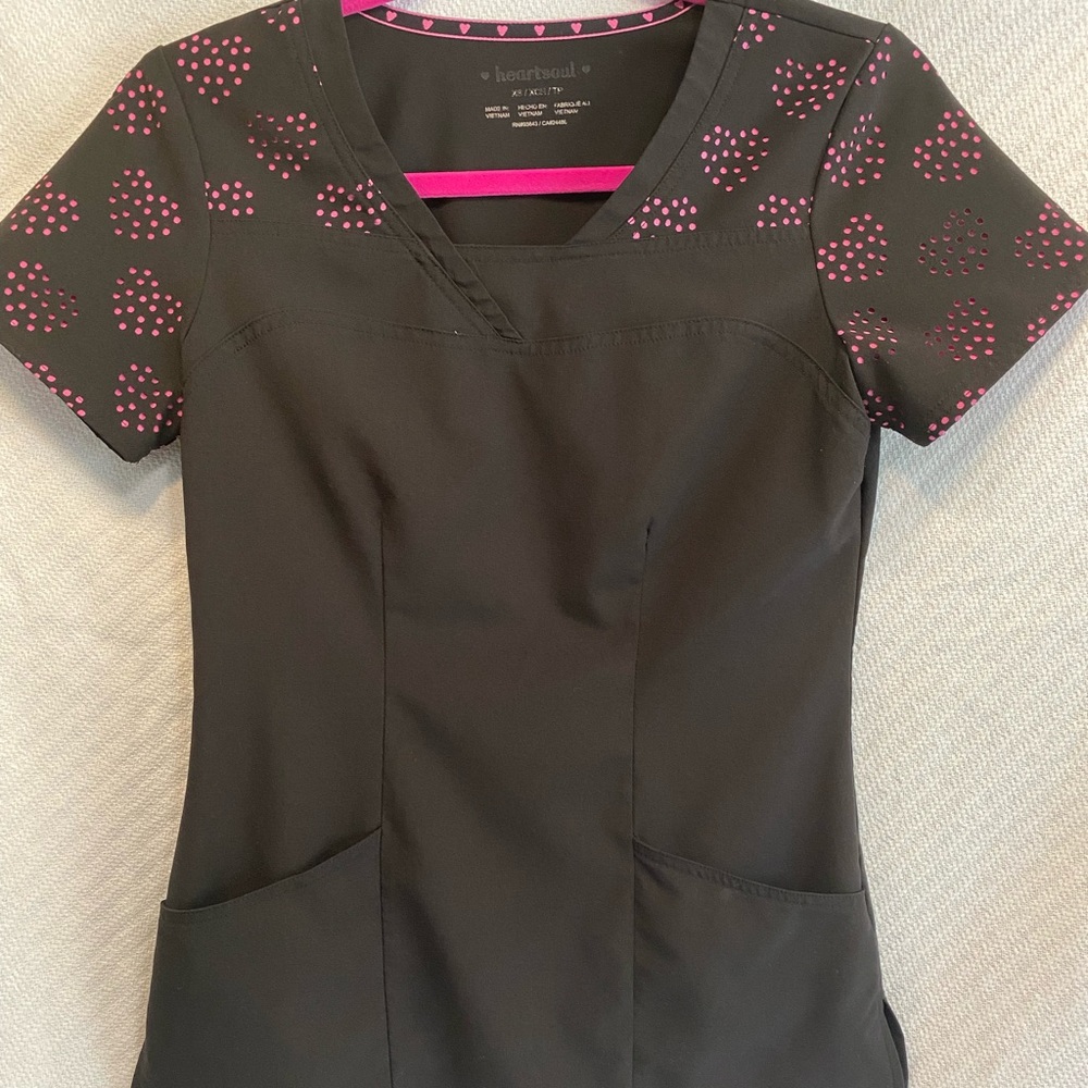 Heart soul Scrub top XS
